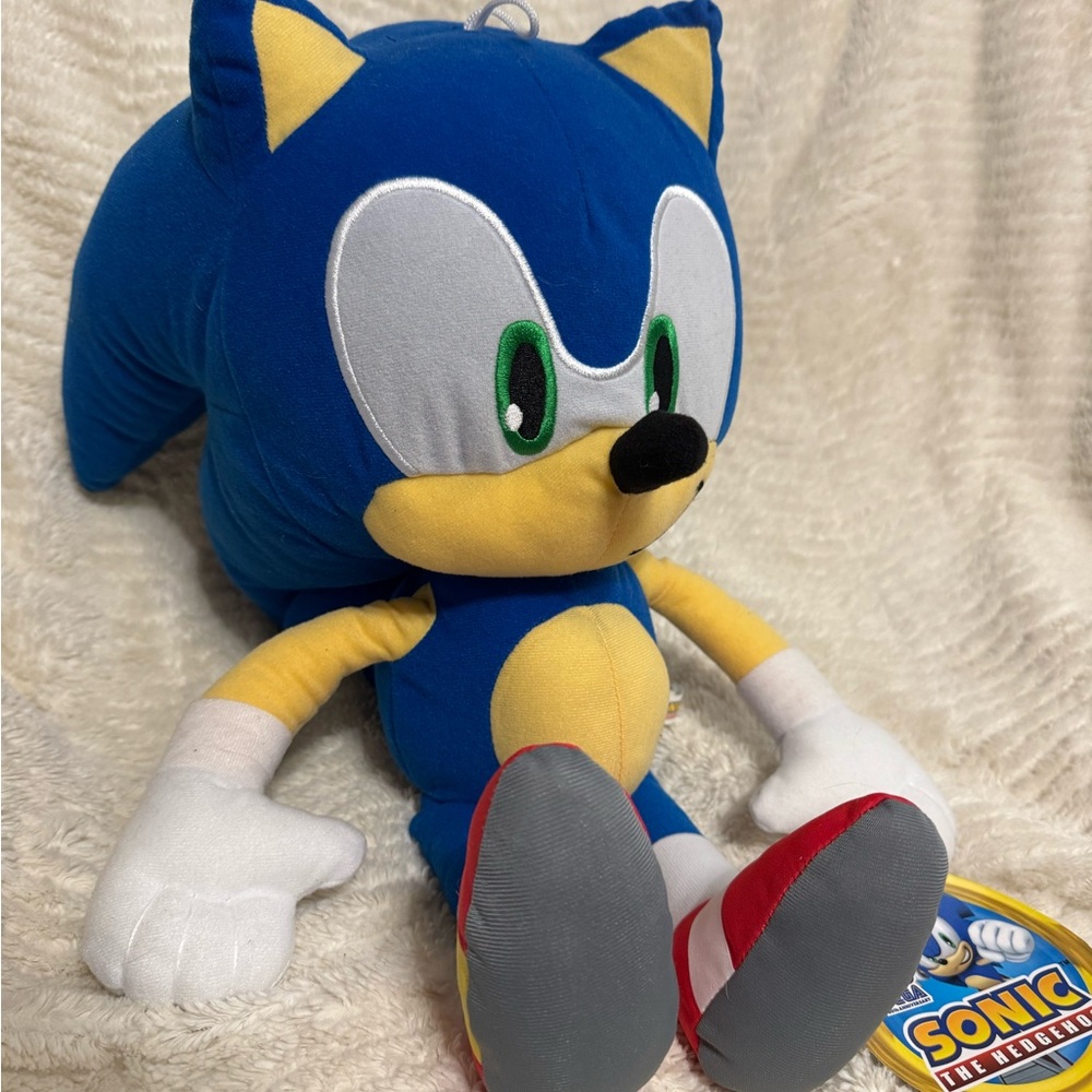 SONIC THE HEDGEHOG 18” nwt 60th Anniversary plush stuffie